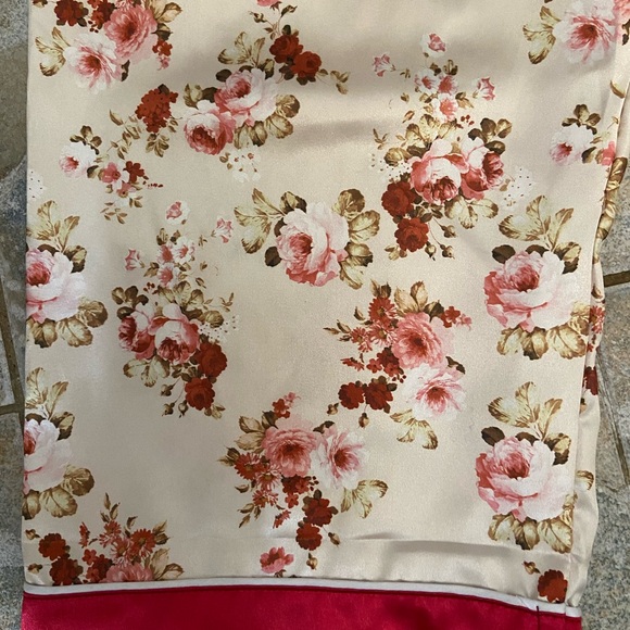 SHEIN 2 Piece Satin Pajama Set small - Picture 6 of 7